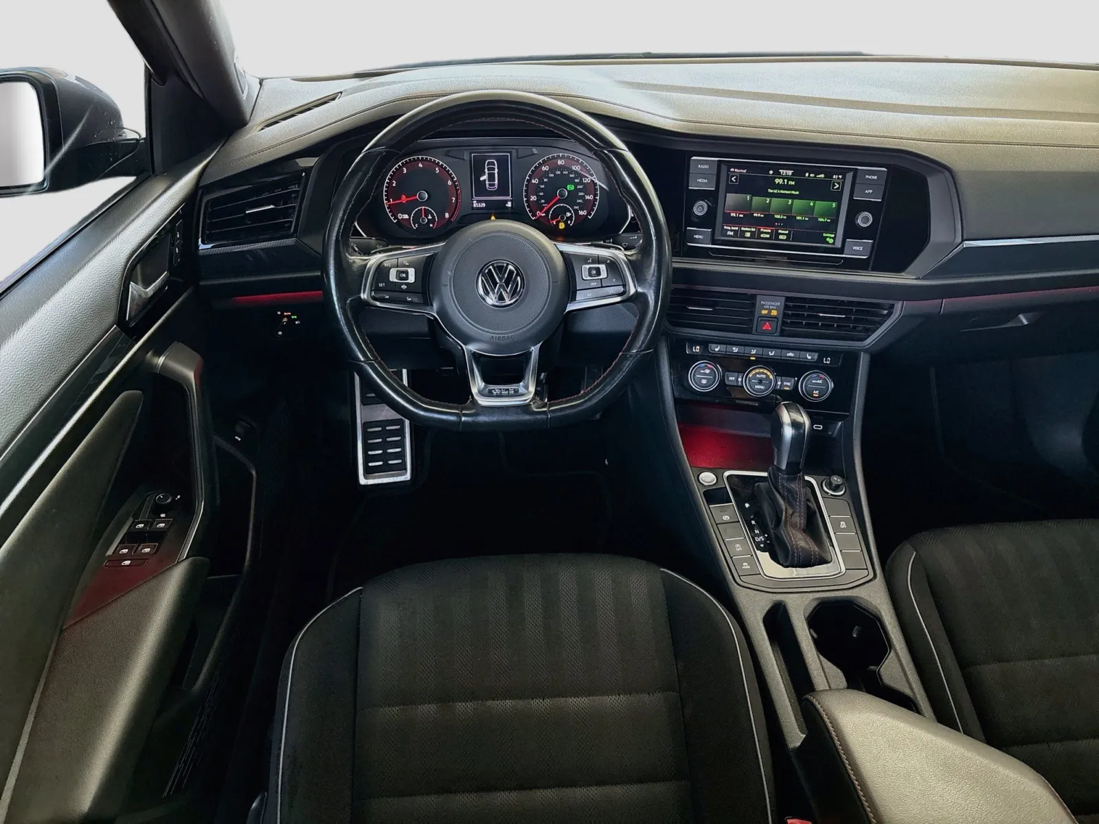 Volkswagen Jetta GLI photo 15