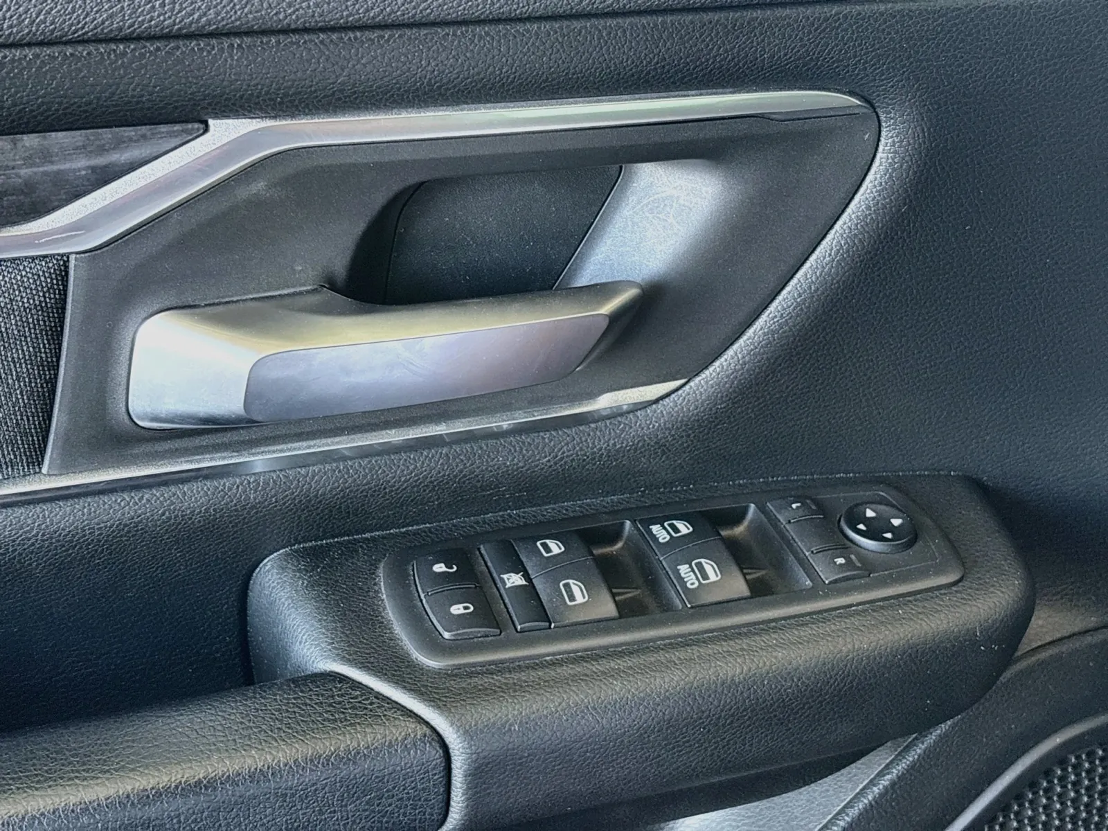 Ram 1500 photo 13