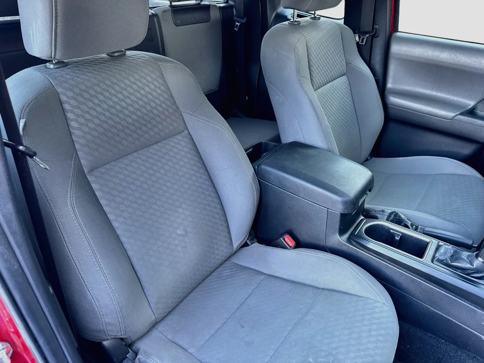 Toyota Tacoma photo 17