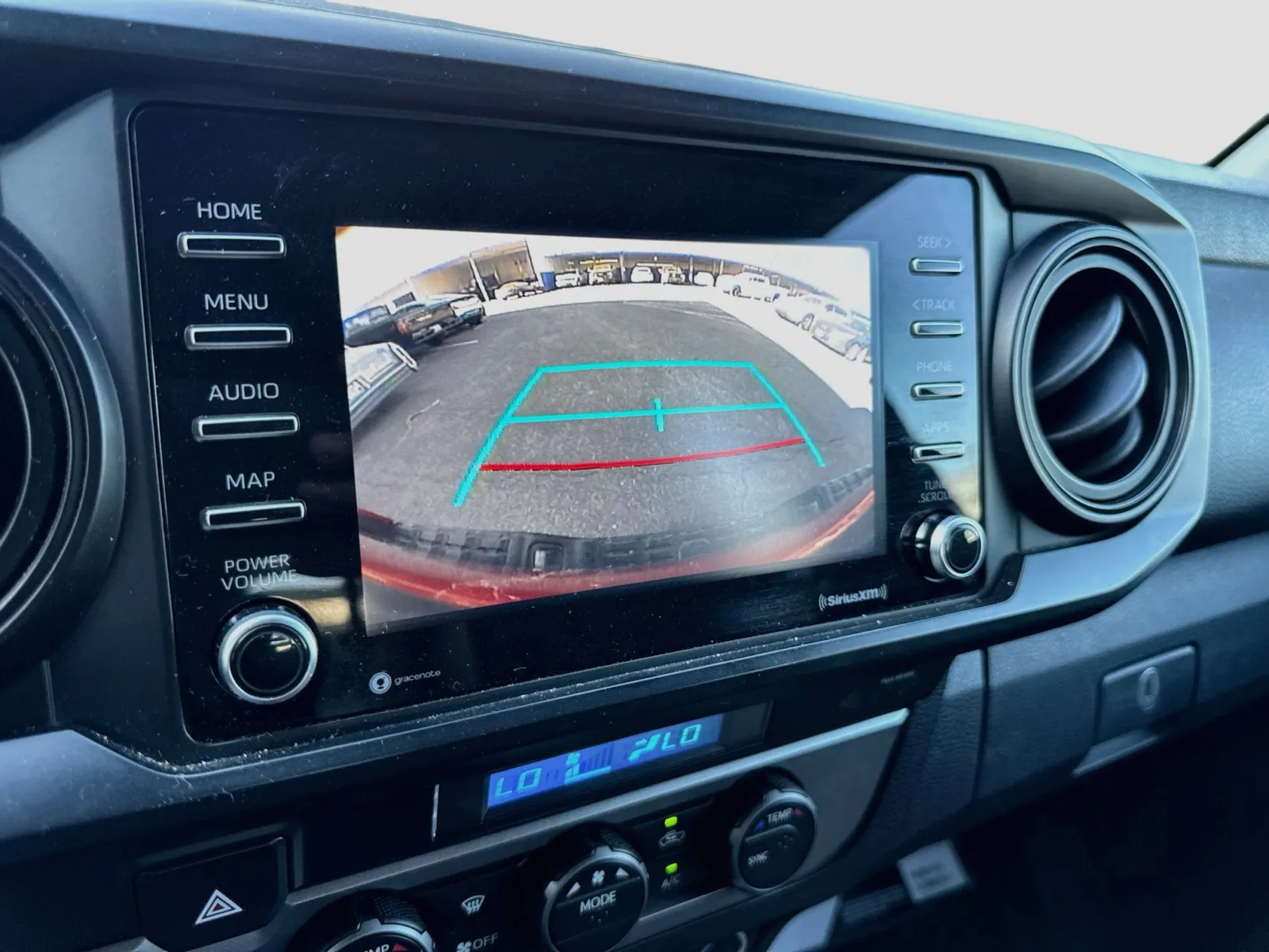 Toyota Tacoma photo 9