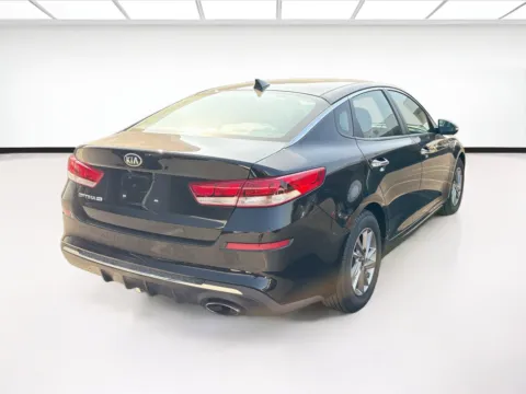 More photos of 2020 Kia Optima LX at KarGenie, CA
