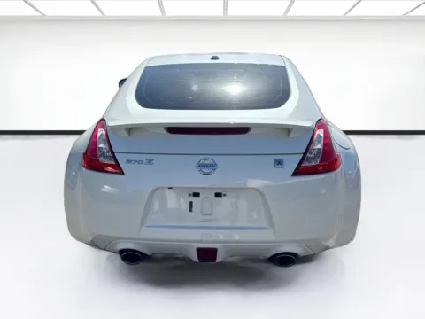 More photos of 2016 Nissan 370Z Sport Tech at KarGenie, CA