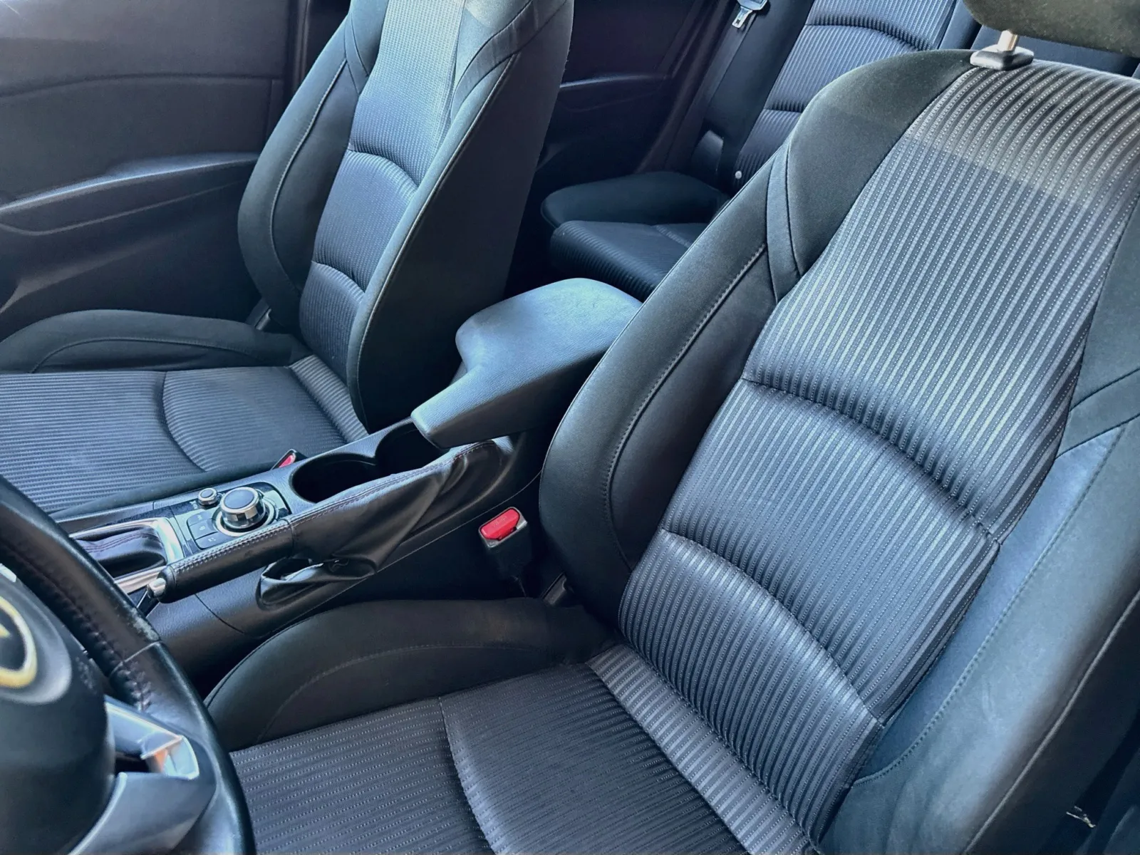 Mazda Mazda3 photo 12