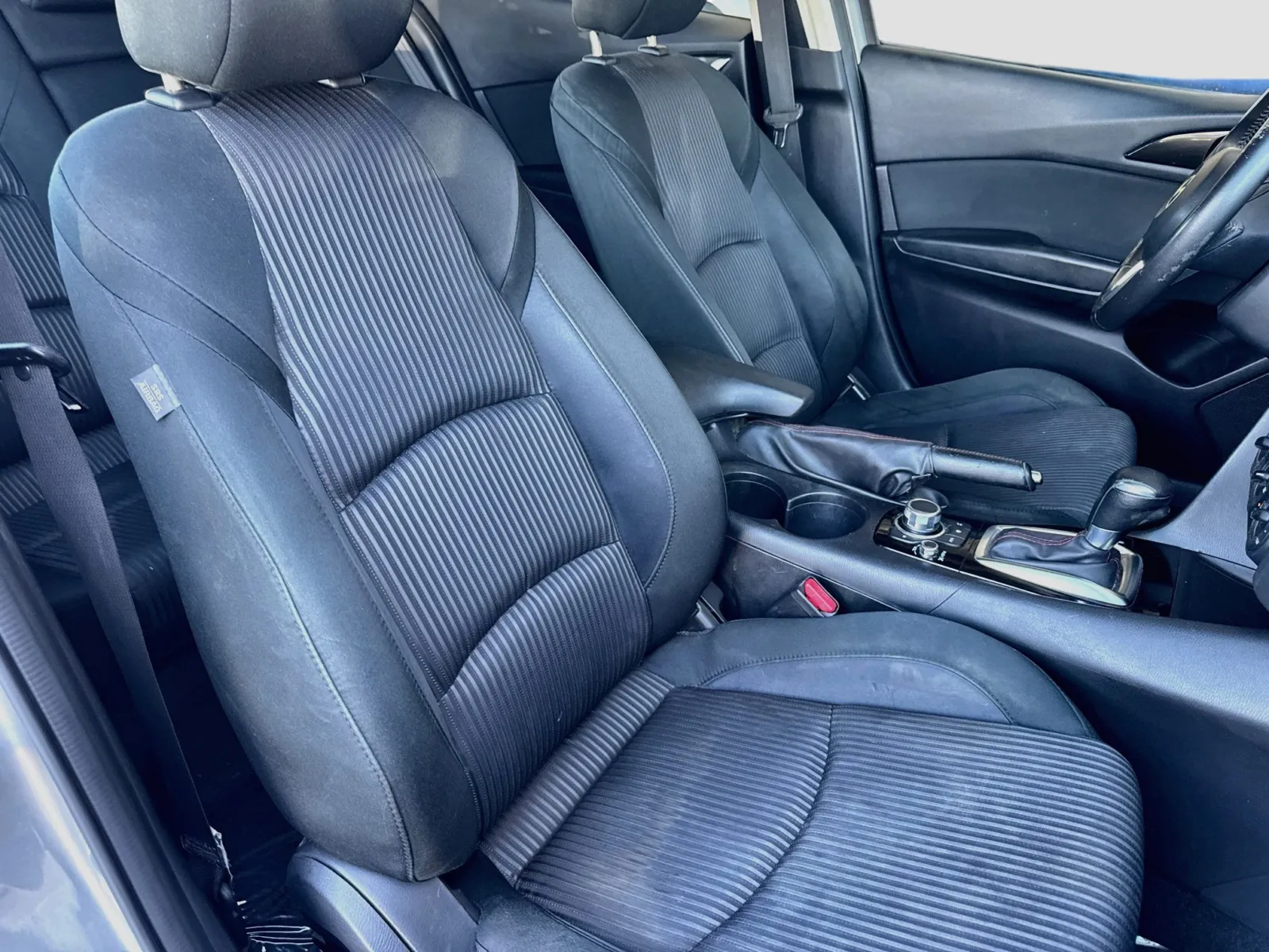 Mazda Mazda3 photo 17