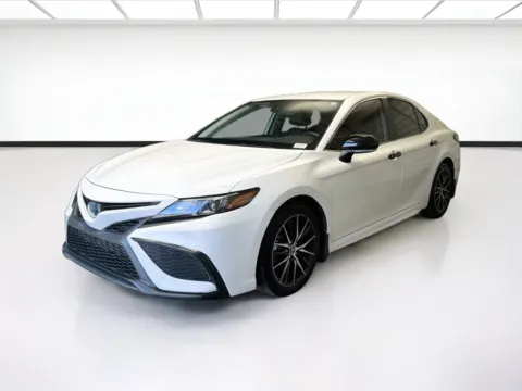 White 2024 Toyota Camry SE for sale in Fontana, CA