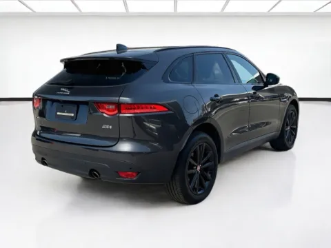 More photos of 2020 Jaguar F-PACE 25t Prestige at KarGenie, CA