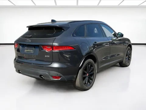 More photos of 2020 Jaguar F-PACE 25t Prestige at KarGenie, CA