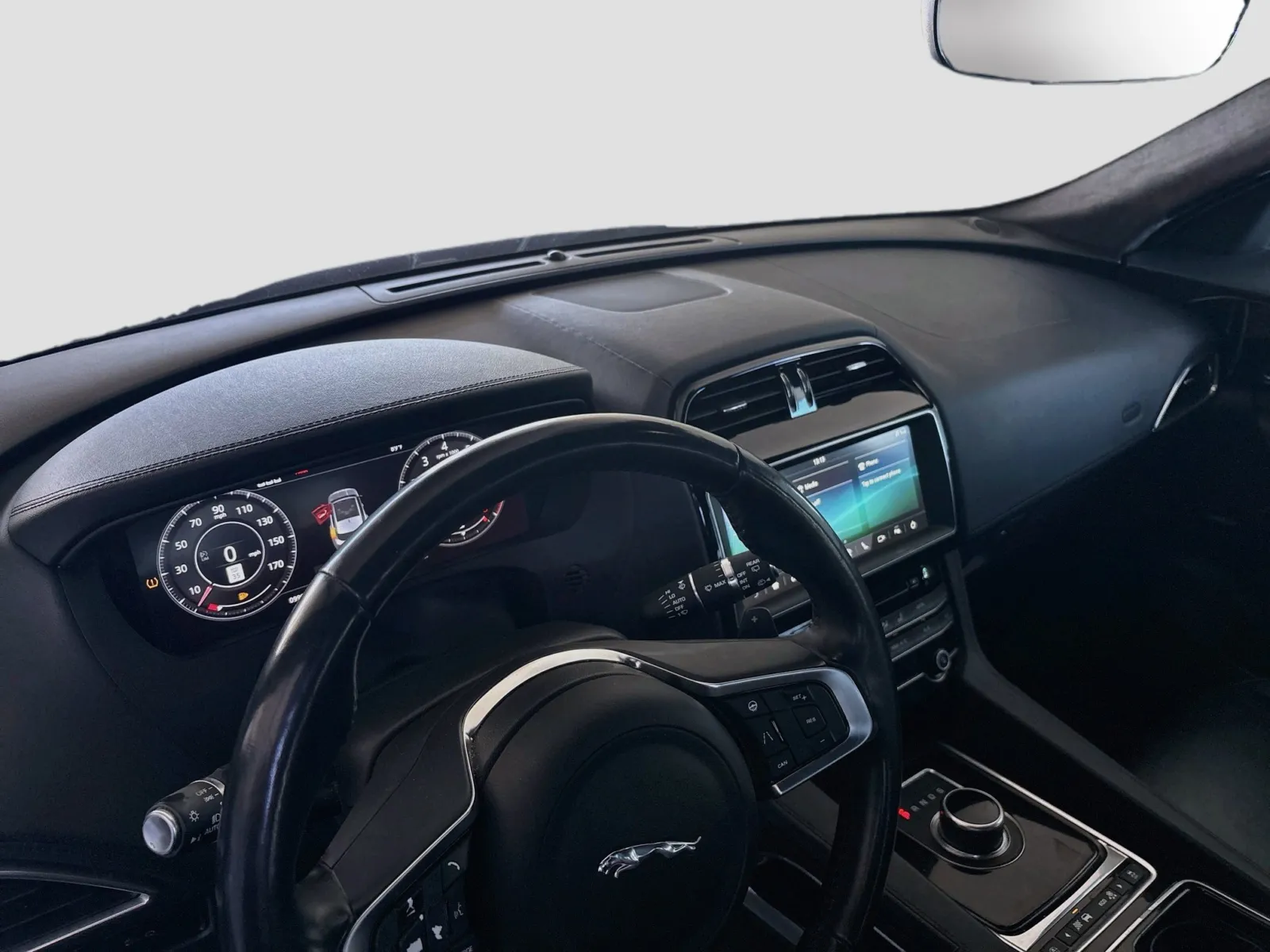 Jaguar F-PACE photo 7