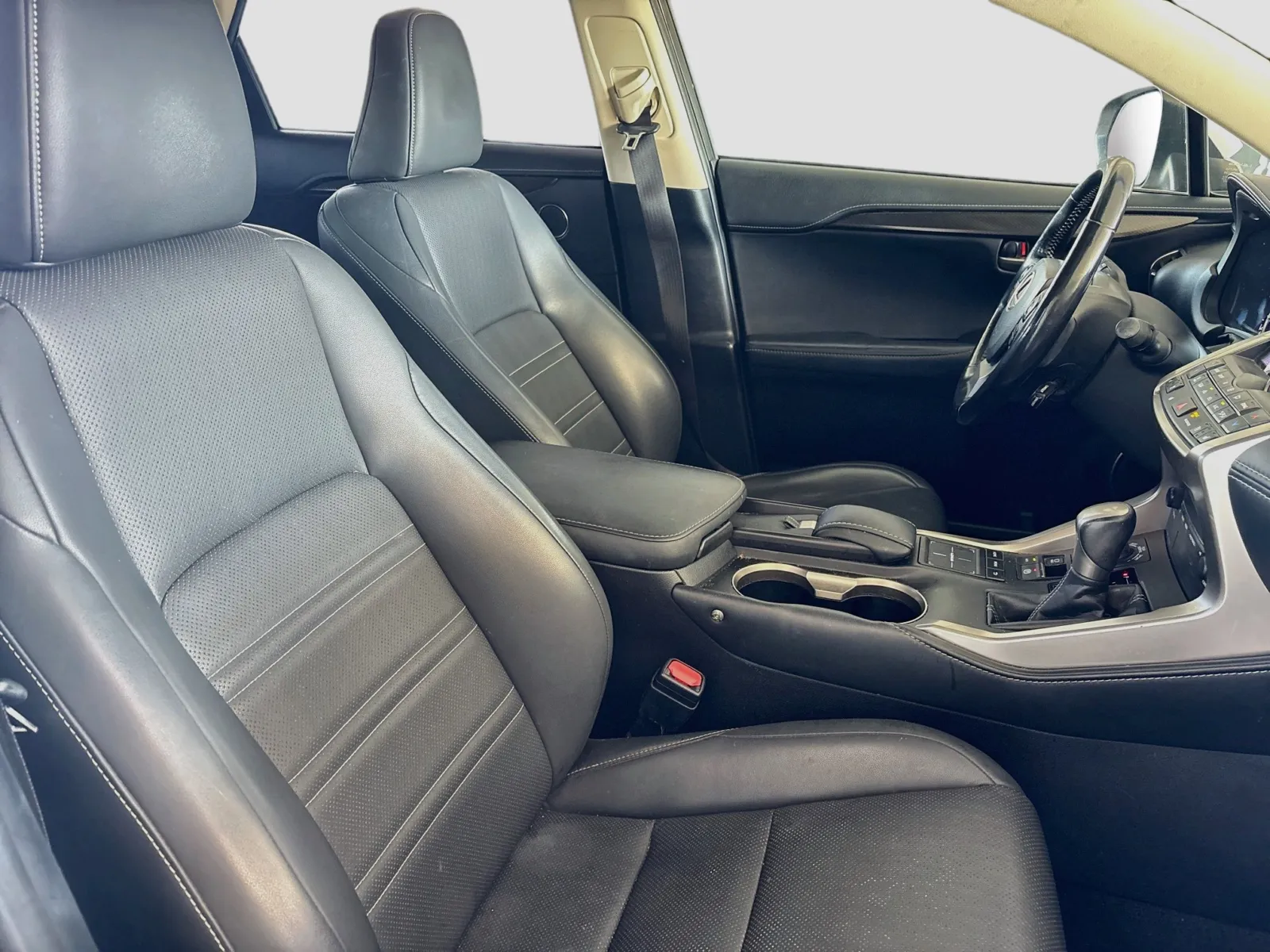 Lexus NX photo 20