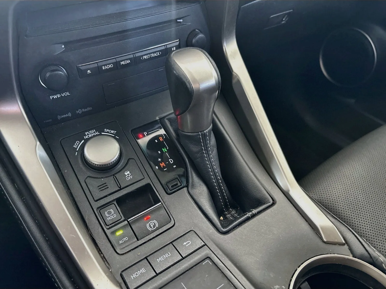 Lexus NX photo 13