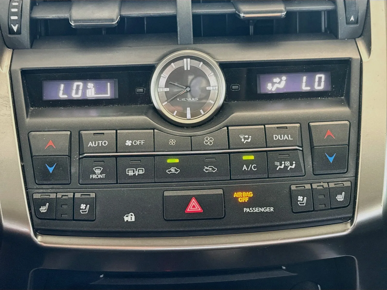 Lexus NX photo 12