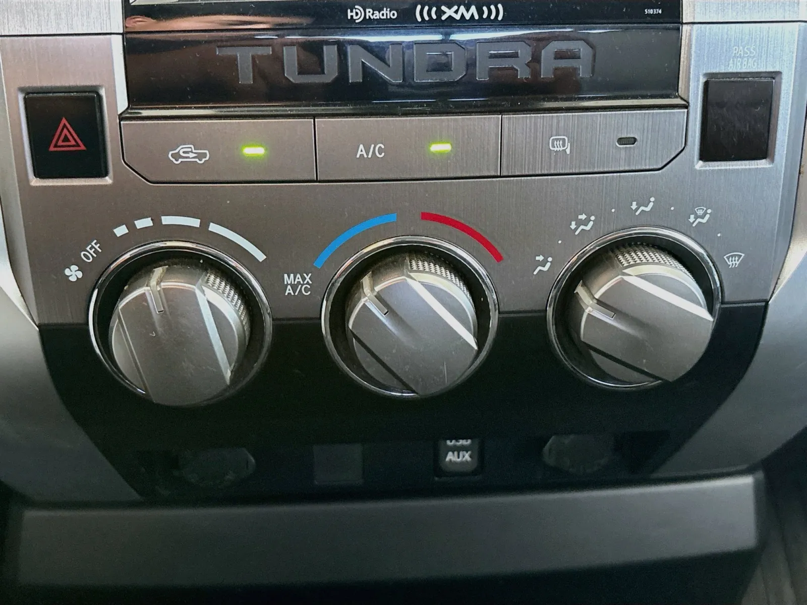Toyota Tundra photo 12