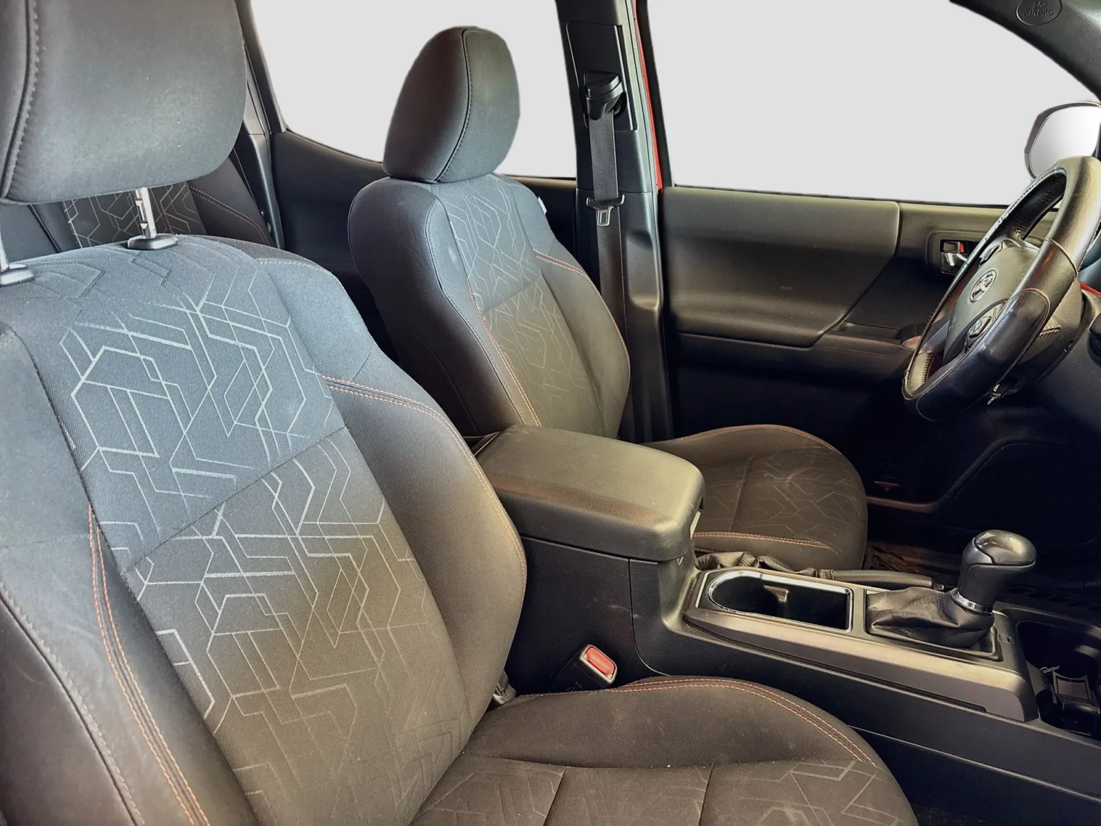 Toyota Tacoma photo 19