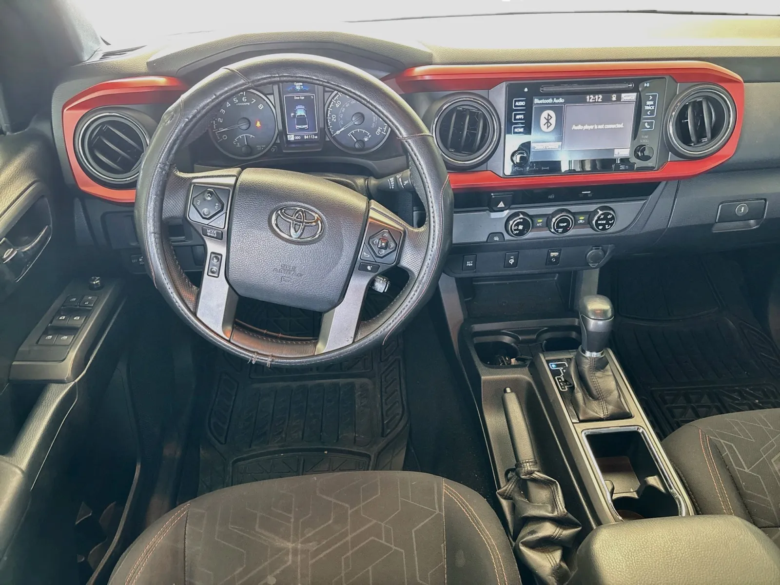 Toyota Tacoma photo 16