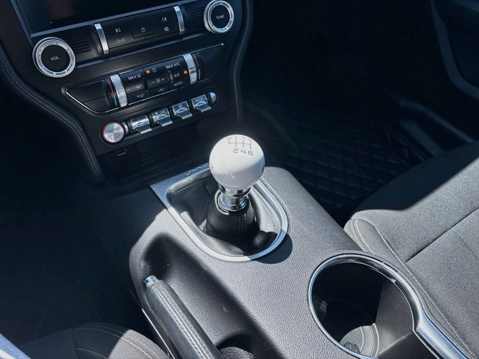 Ford Mustang photo 11