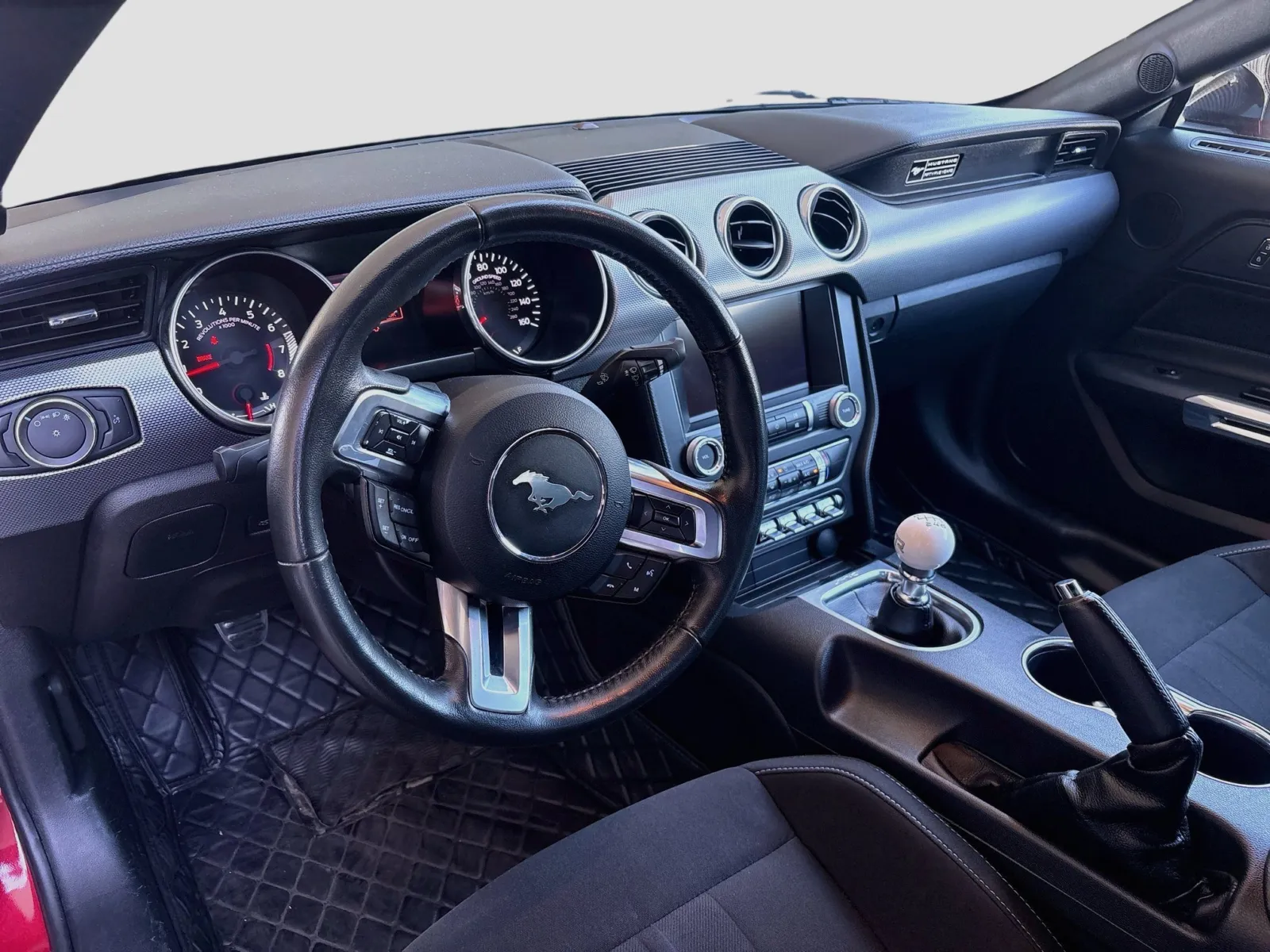 Ford Mustang photo 7