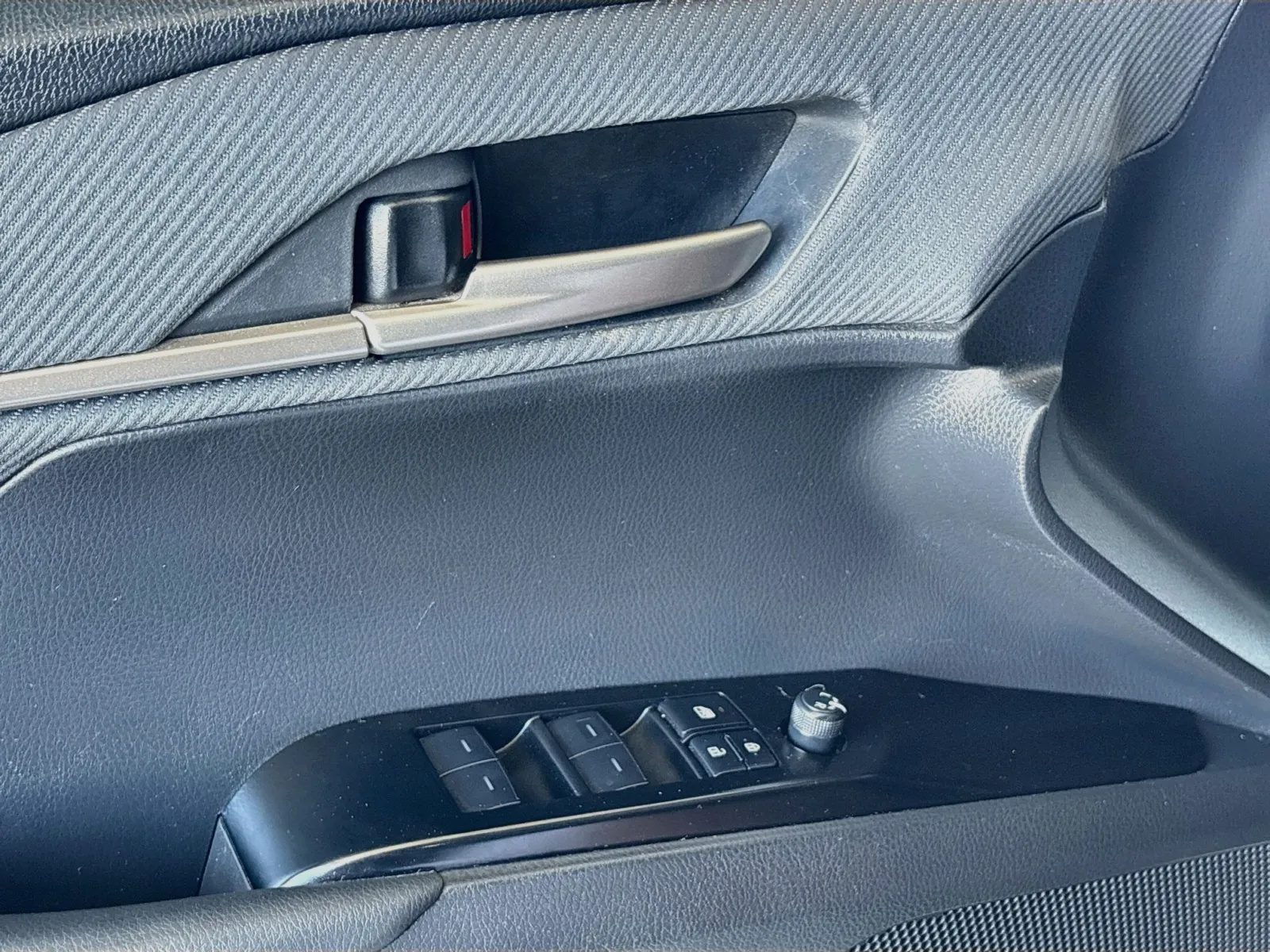 Toyota Camry photo 14