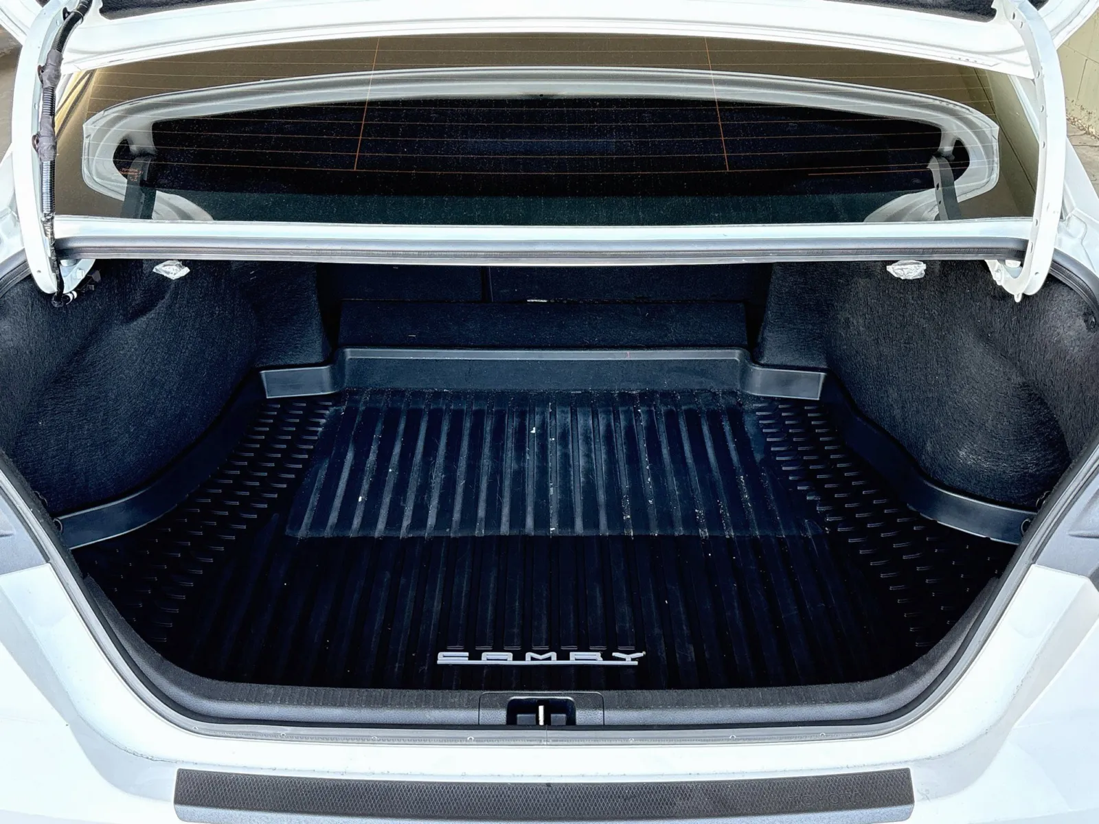 Toyota Camry photo 18