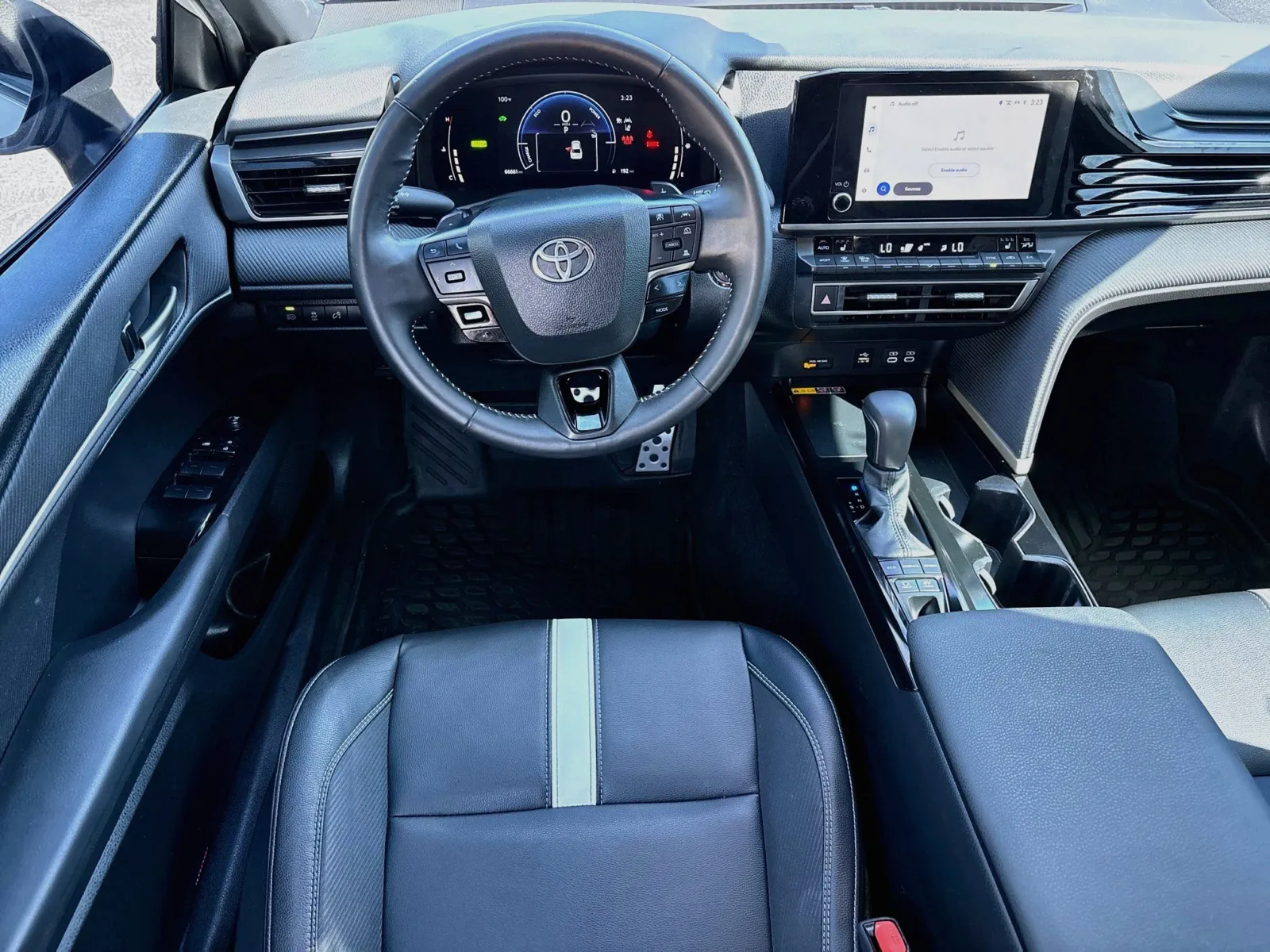 Toyota Camry photo 16