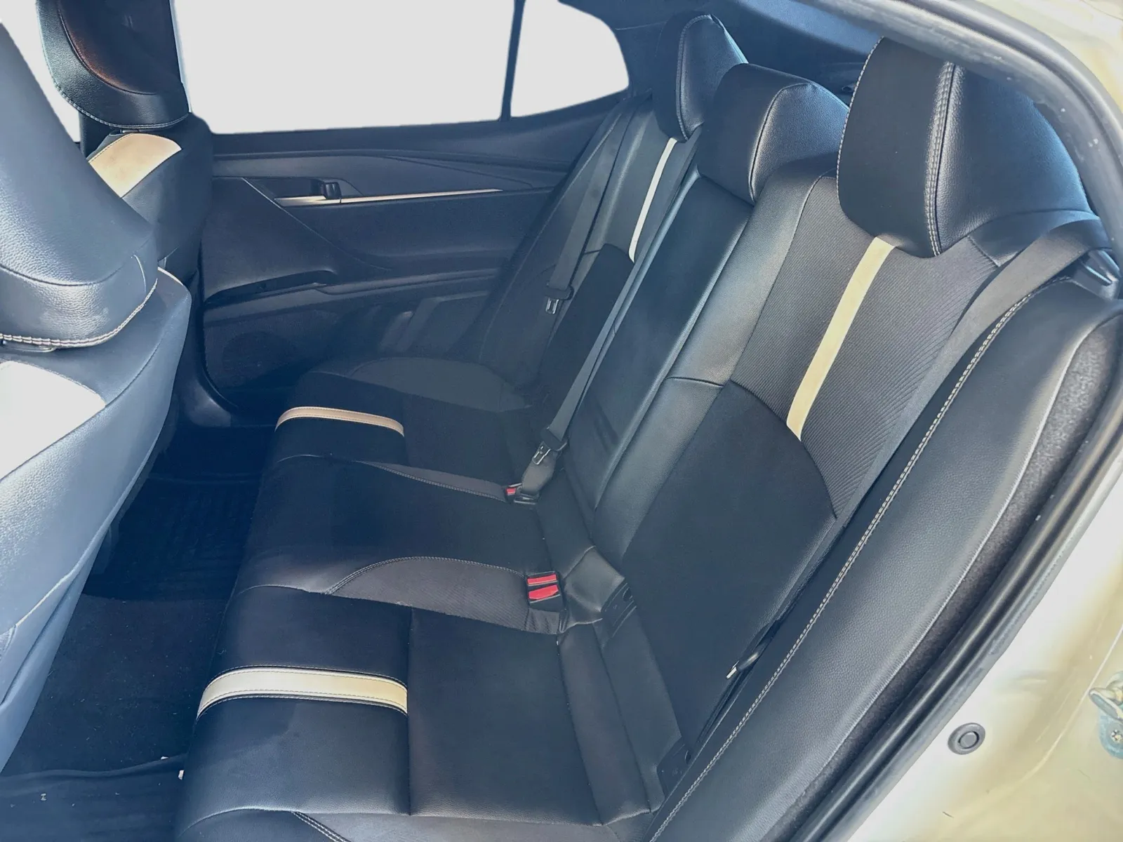 Toyota Camry photo 17