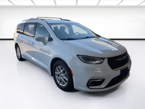 Another view of 2021 Chrysler Pacifica Touring L for sale in Fontana, CA at KarGenie