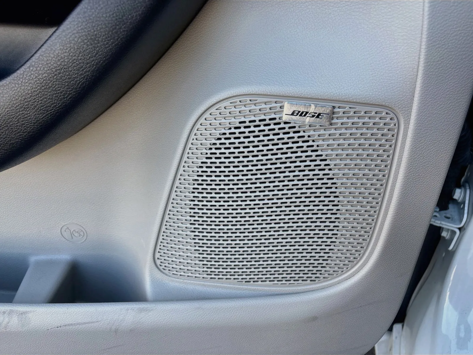 Chrysler Pacifica photo 24