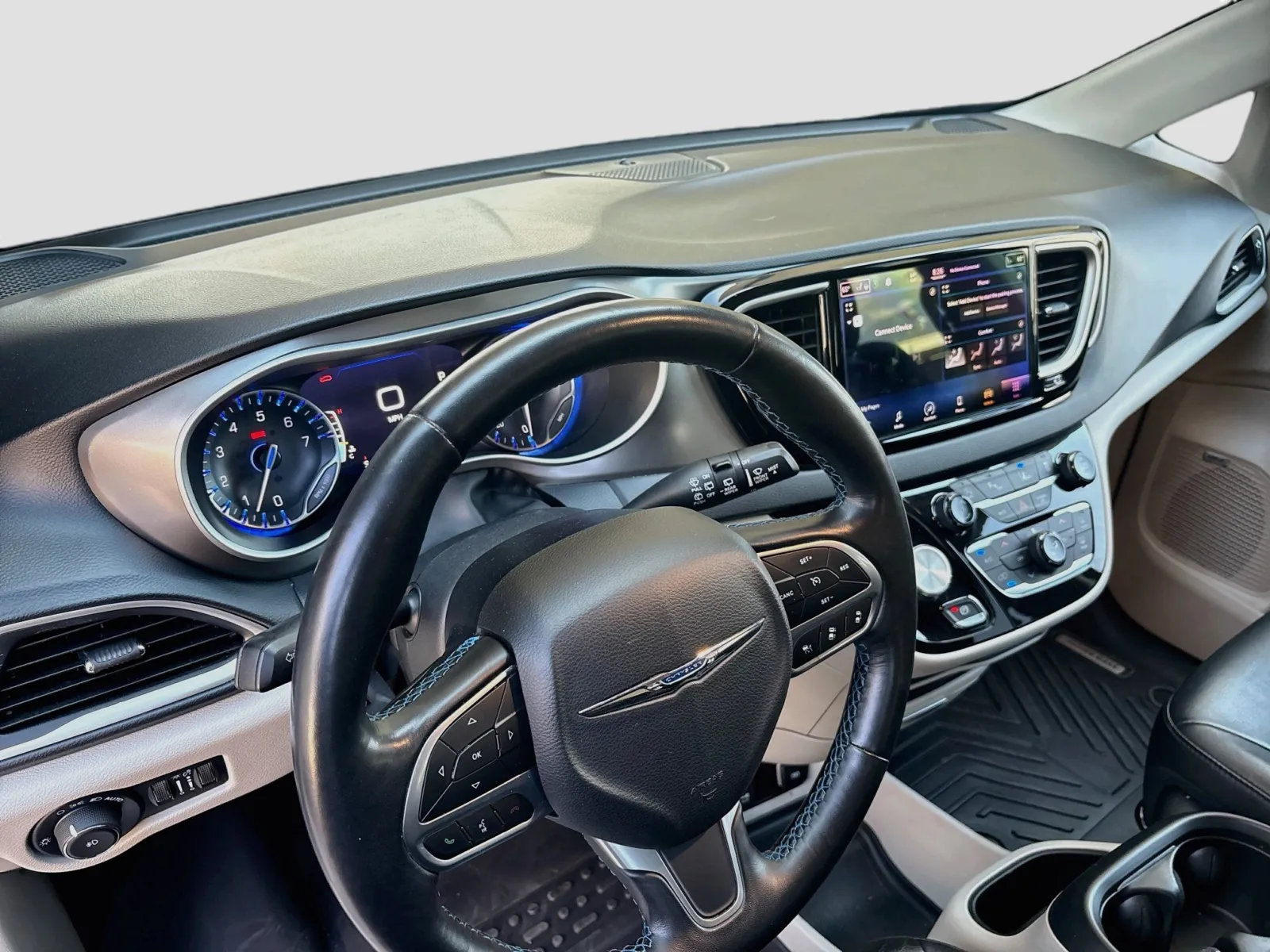 Chrysler Pacifica photo 7
