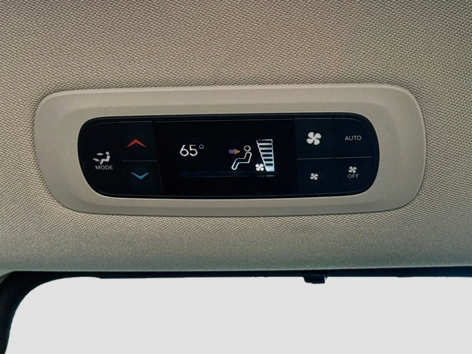 Chrysler Pacifica photo 17