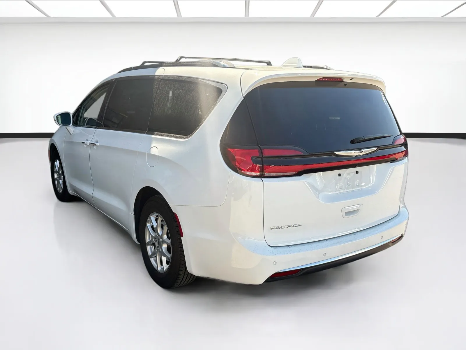 Chrysler Pacifica photo 6