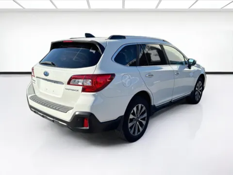 More photos of 2019 Subaru Outback 2.5i Touring at KarGenie, CA