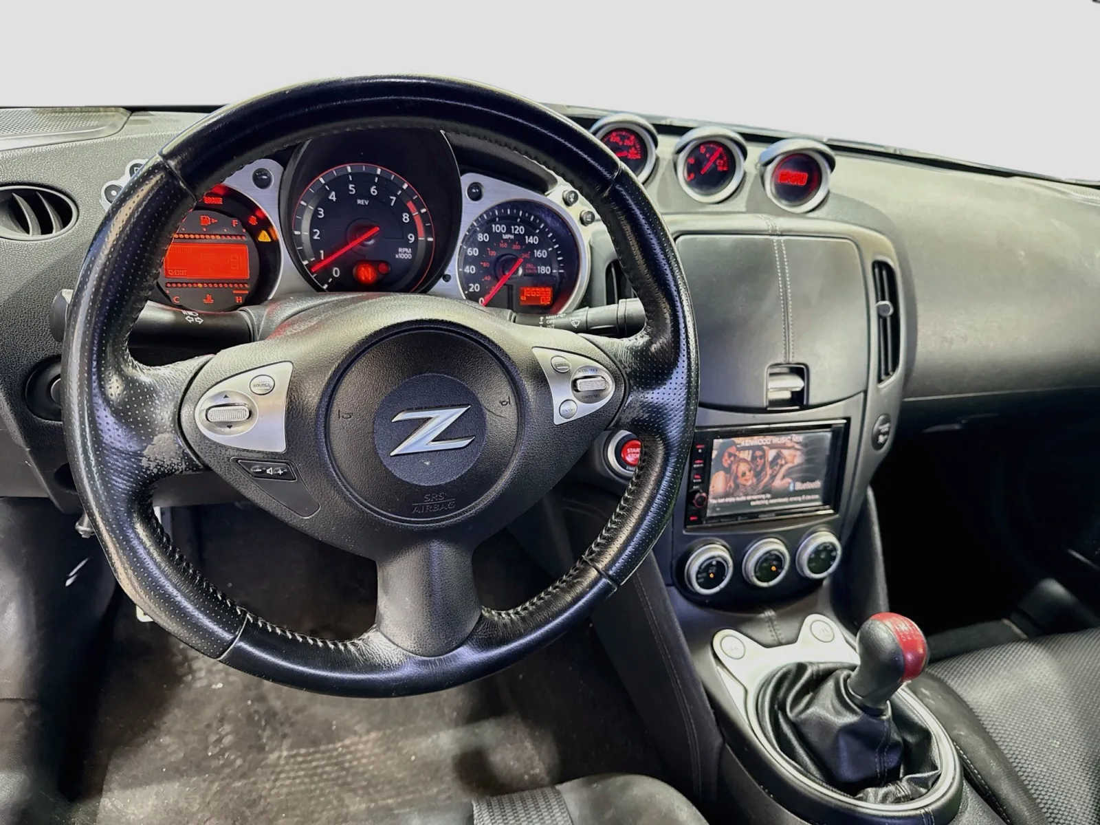 Nissan 370Z photo 11