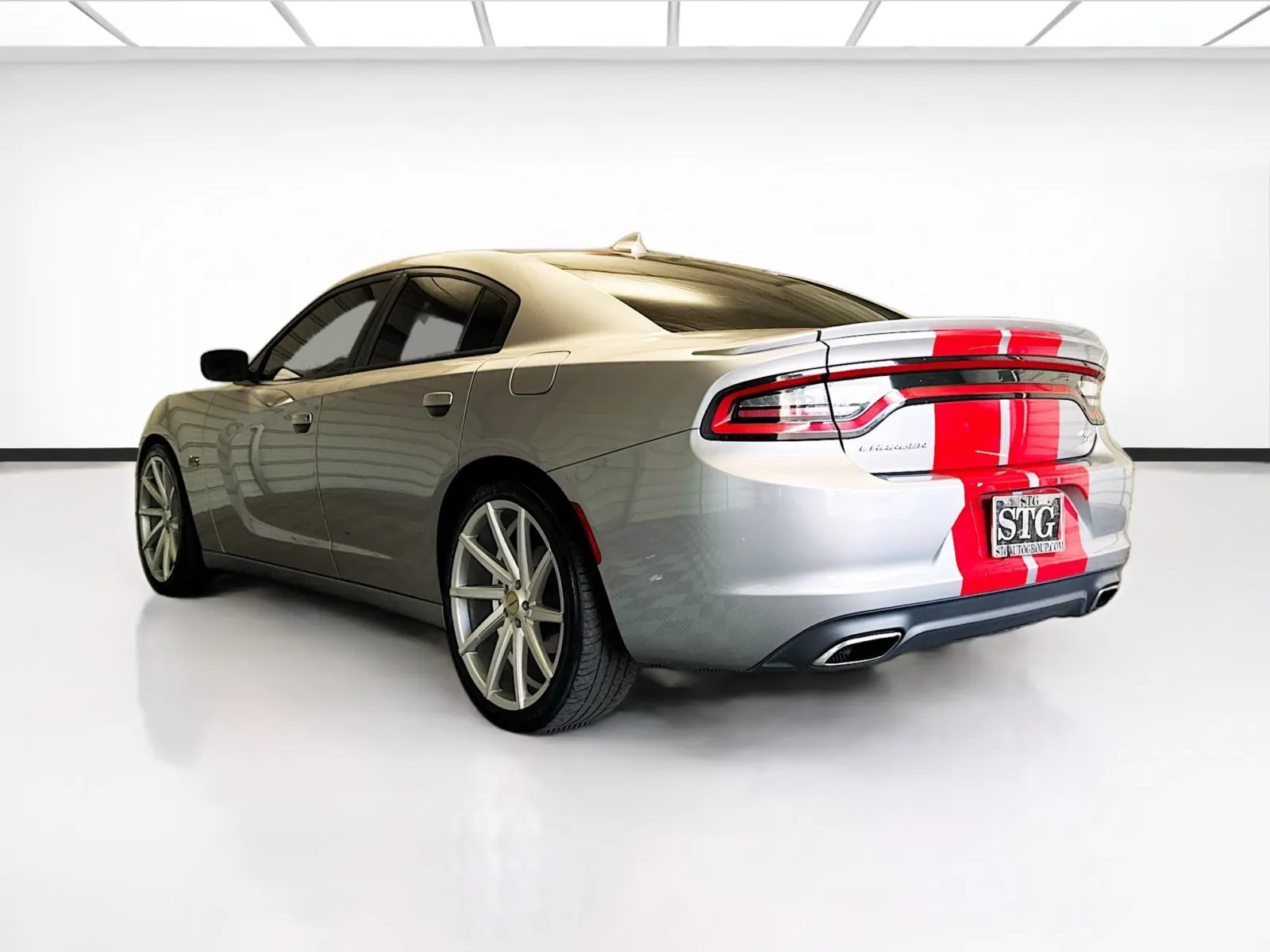 Dodge Charger photo 6