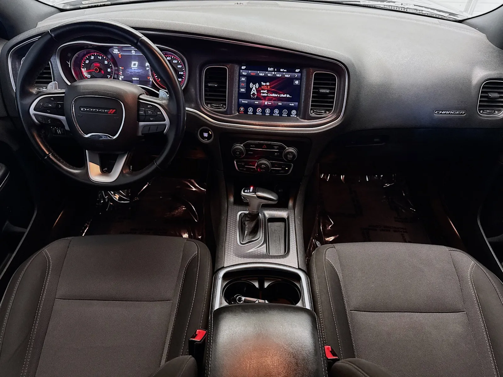 Dodge Charger photo 13