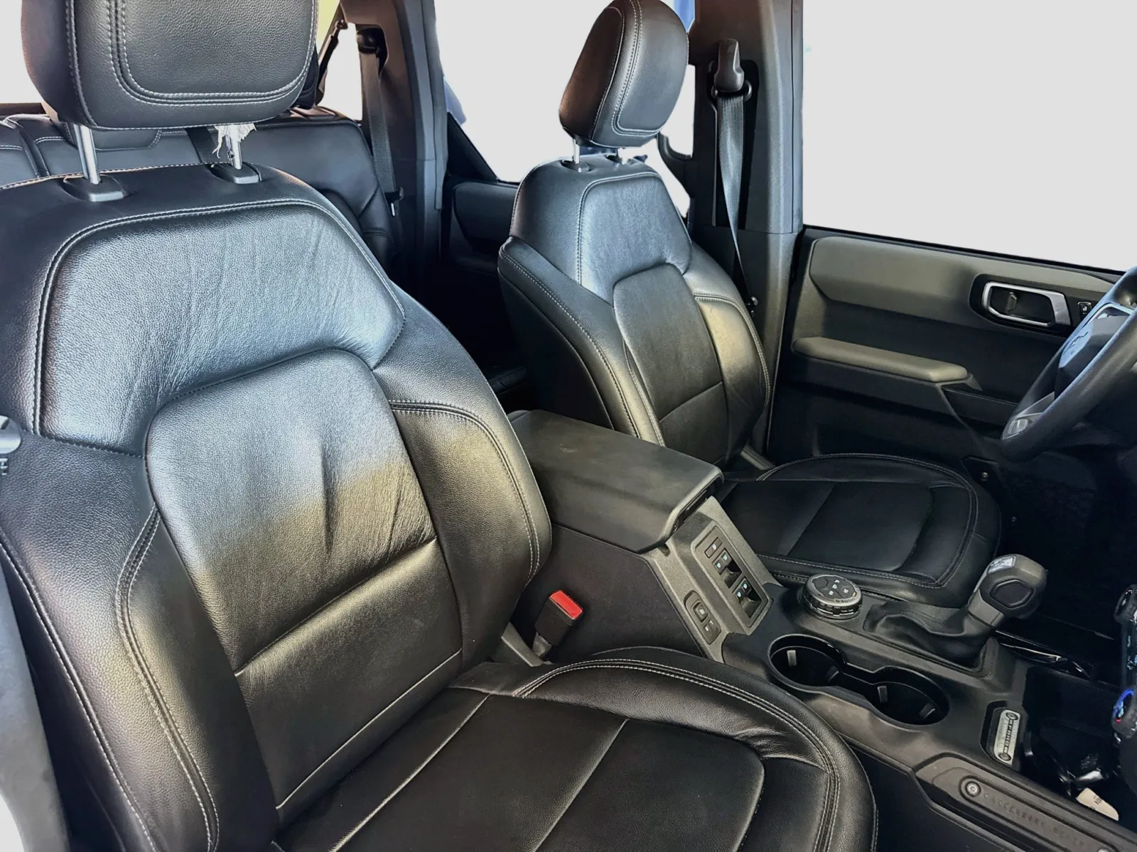 Ford Bronco photo 17