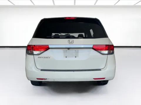 More photos of 2015 Honda Odyssey LX at KarGenie, CA