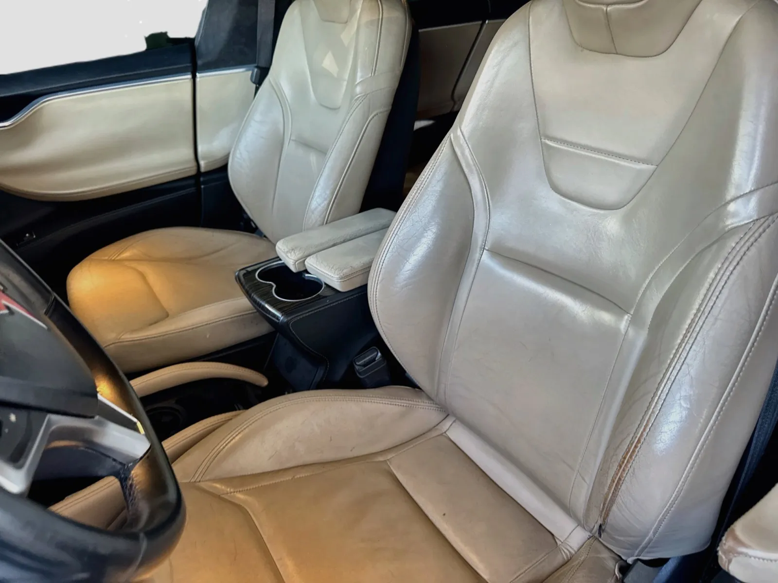 Tesla Model S photo 13