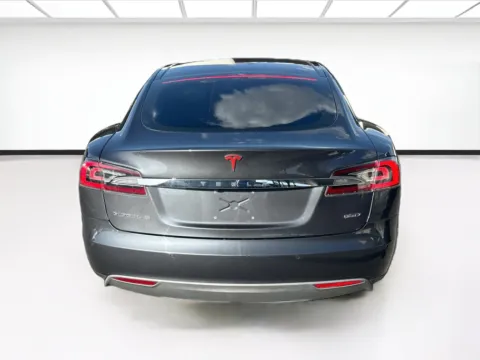 More photos of 2015 Tesla Model S P85D at KarGenie, CA