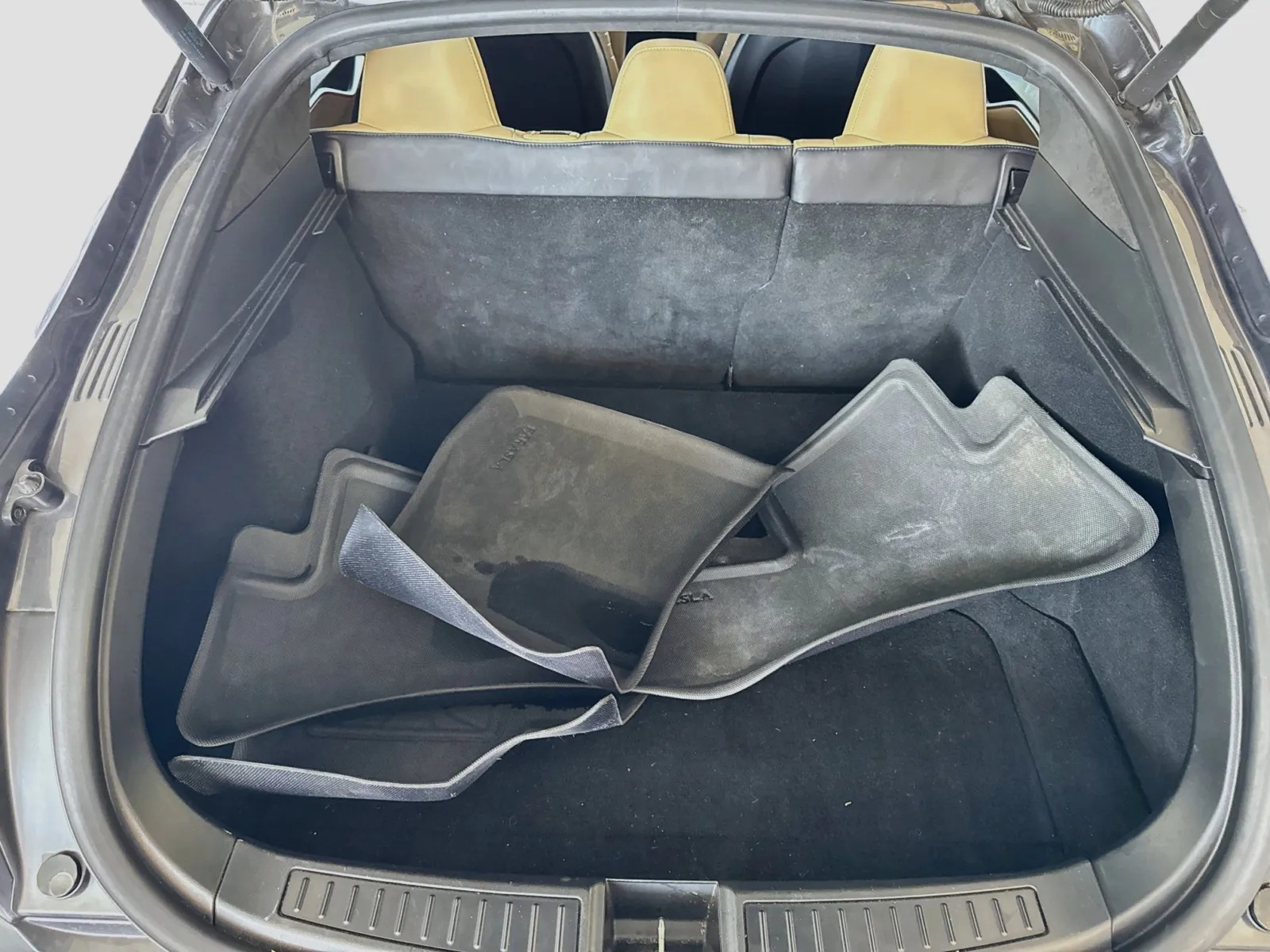 Tesla Model S photo 16