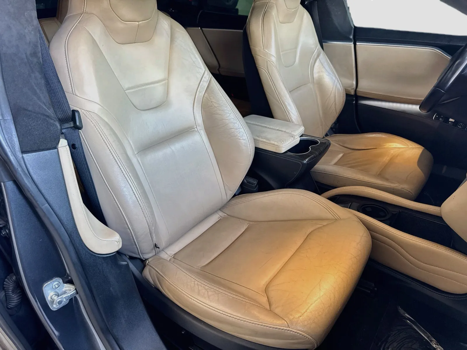 Tesla Model S photo 18