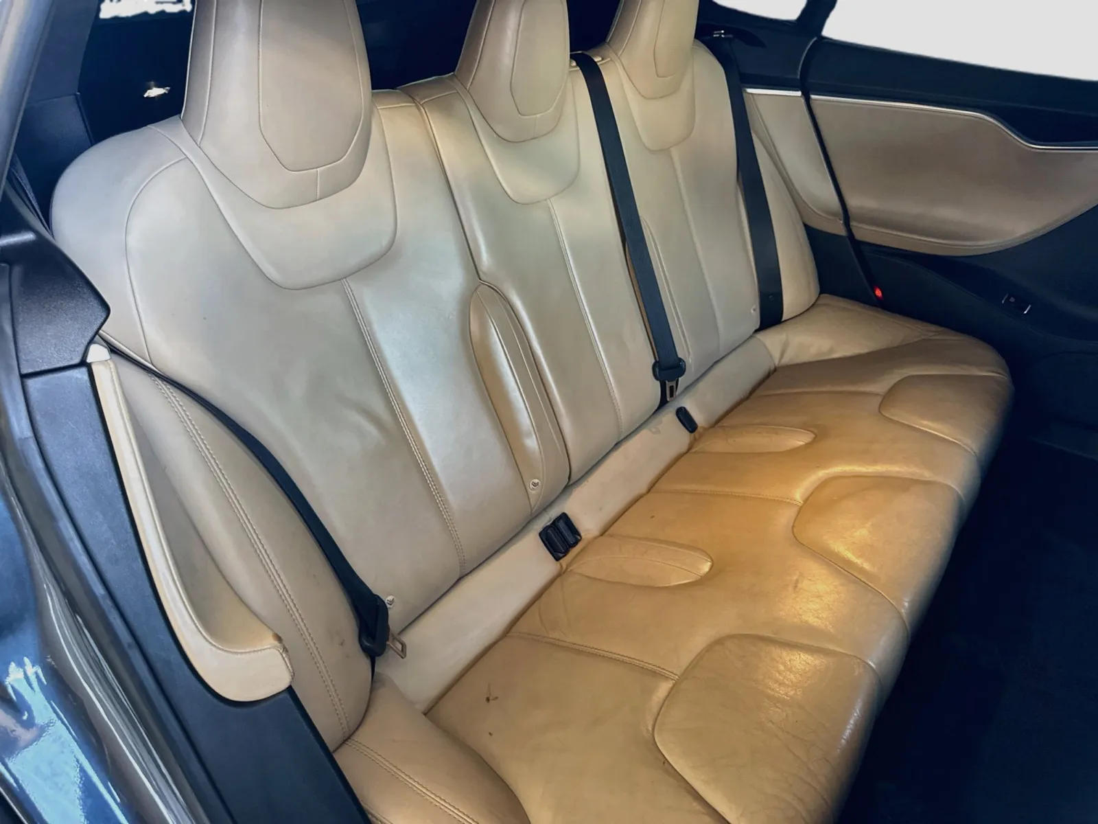 Tesla Model S photo 17