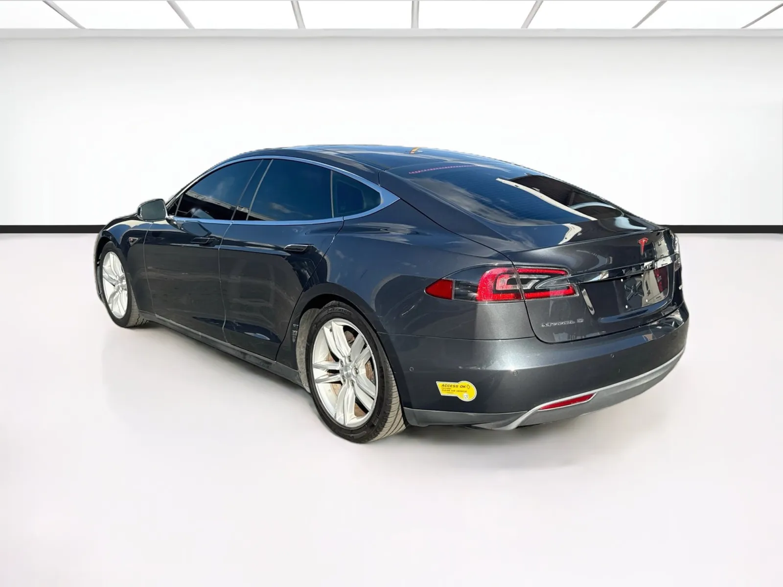 Tesla Model S photo 6