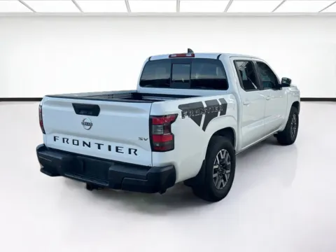 More photos of 2022 Nissan Frontier SV at KarGenie, CA