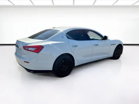 More photos of 2016 Maserati Ghibli at KarGenie, CA