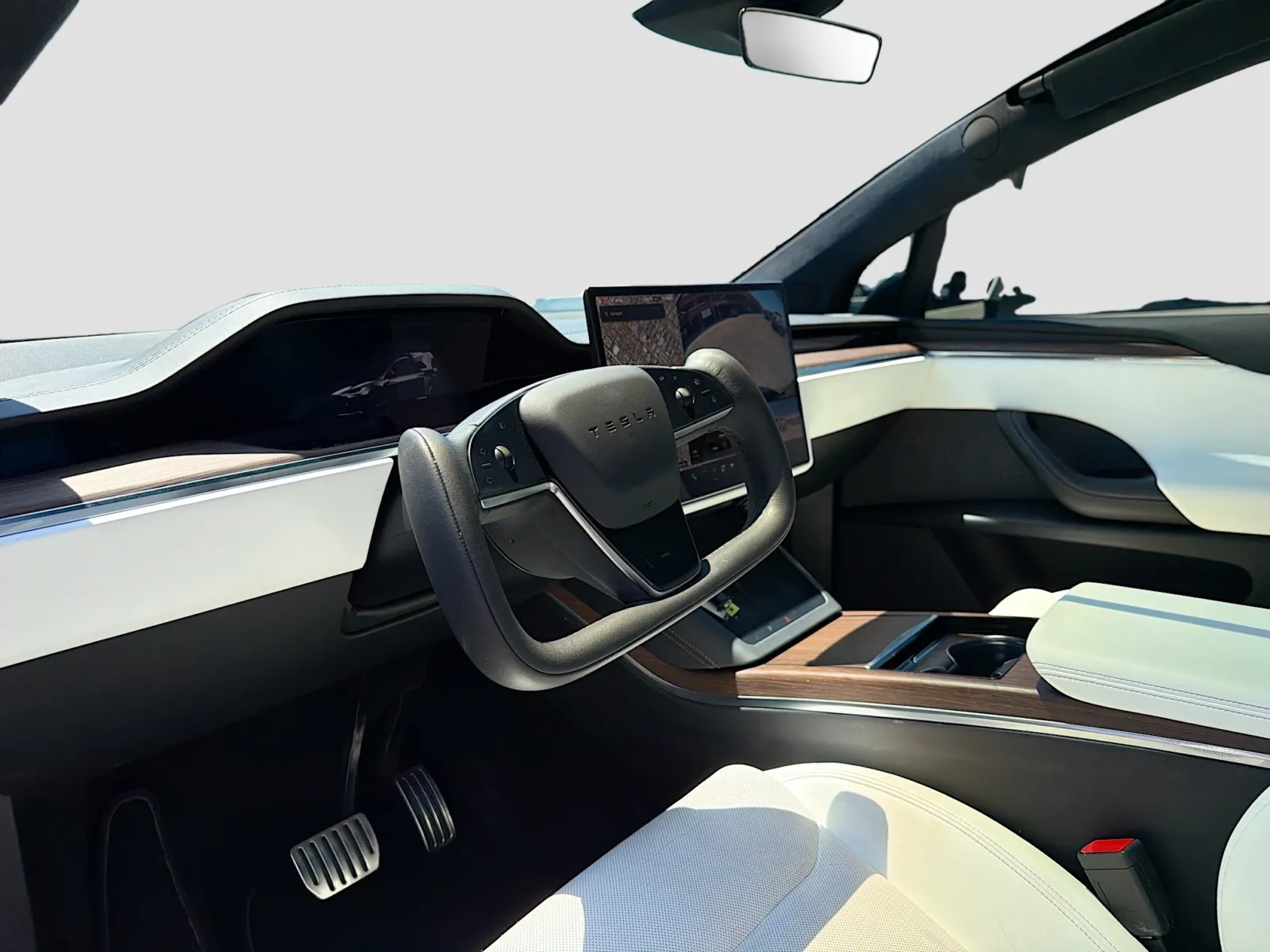 Tesla Model X photo 7