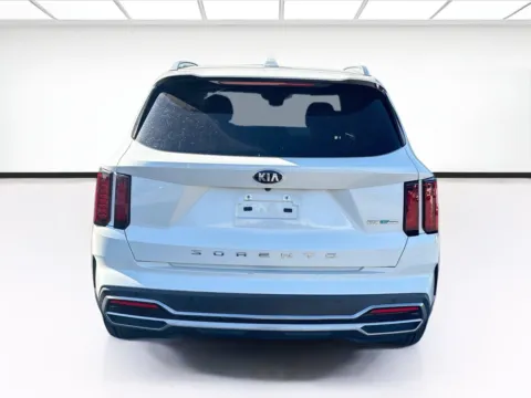 More photos of 2021 Kia Sorento Hybrid EX at KarGenie, CA