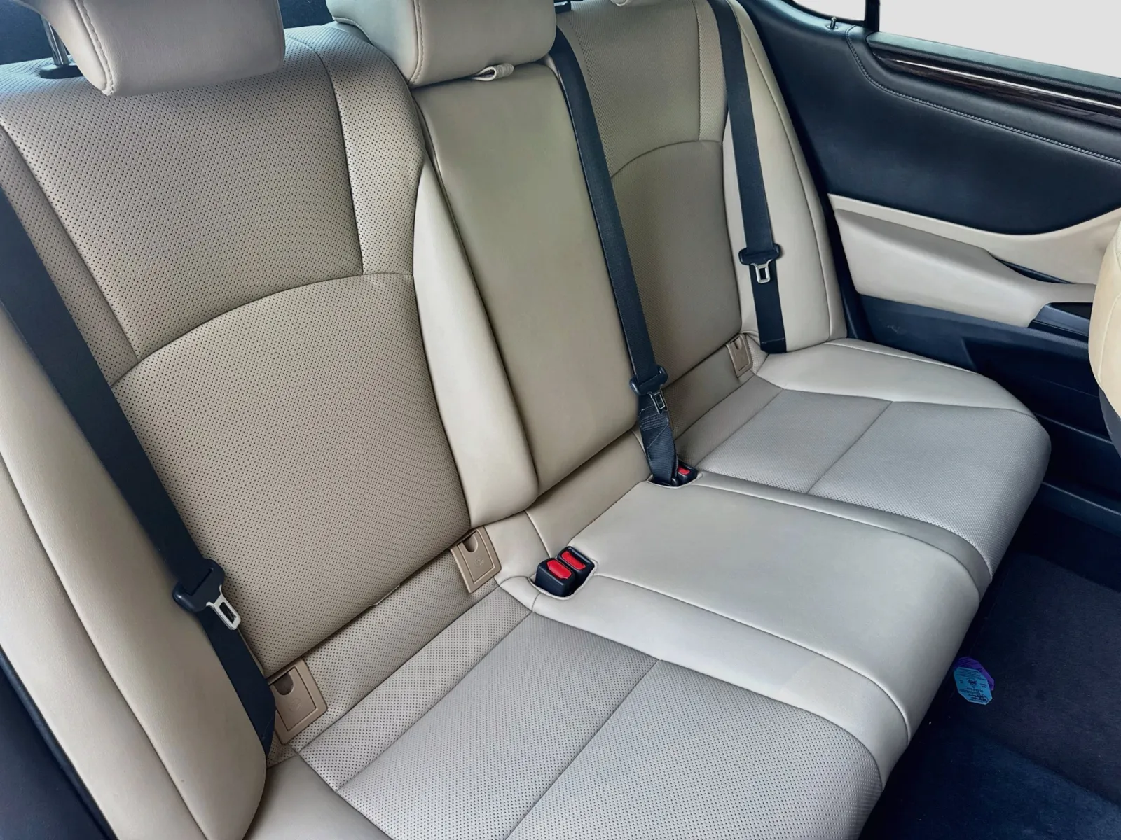 Lexus ES photo 18