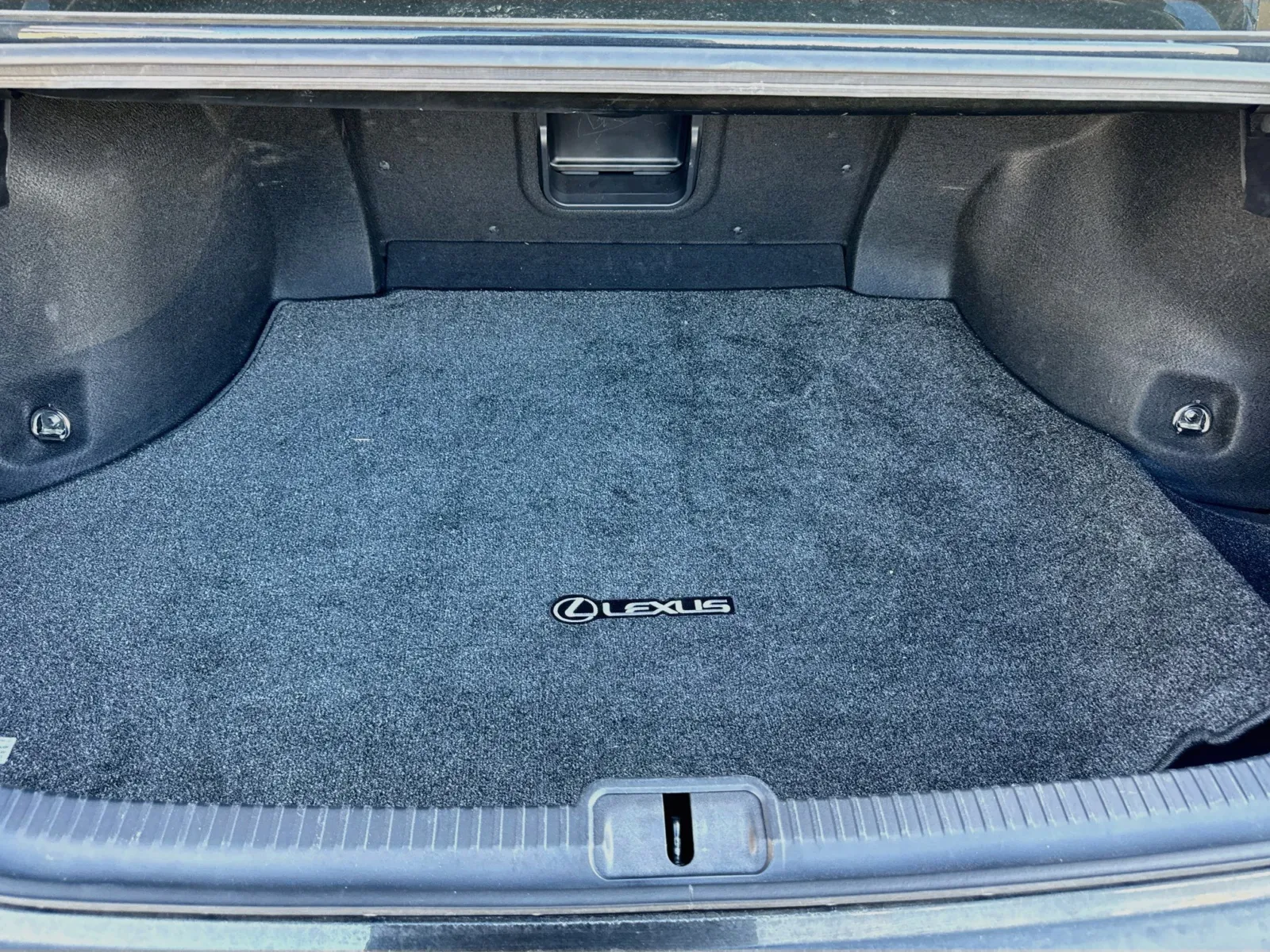 Lexus ES photo 17