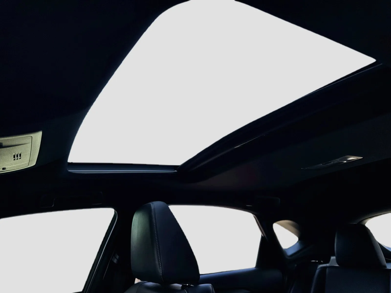 Lexus NX photo 14