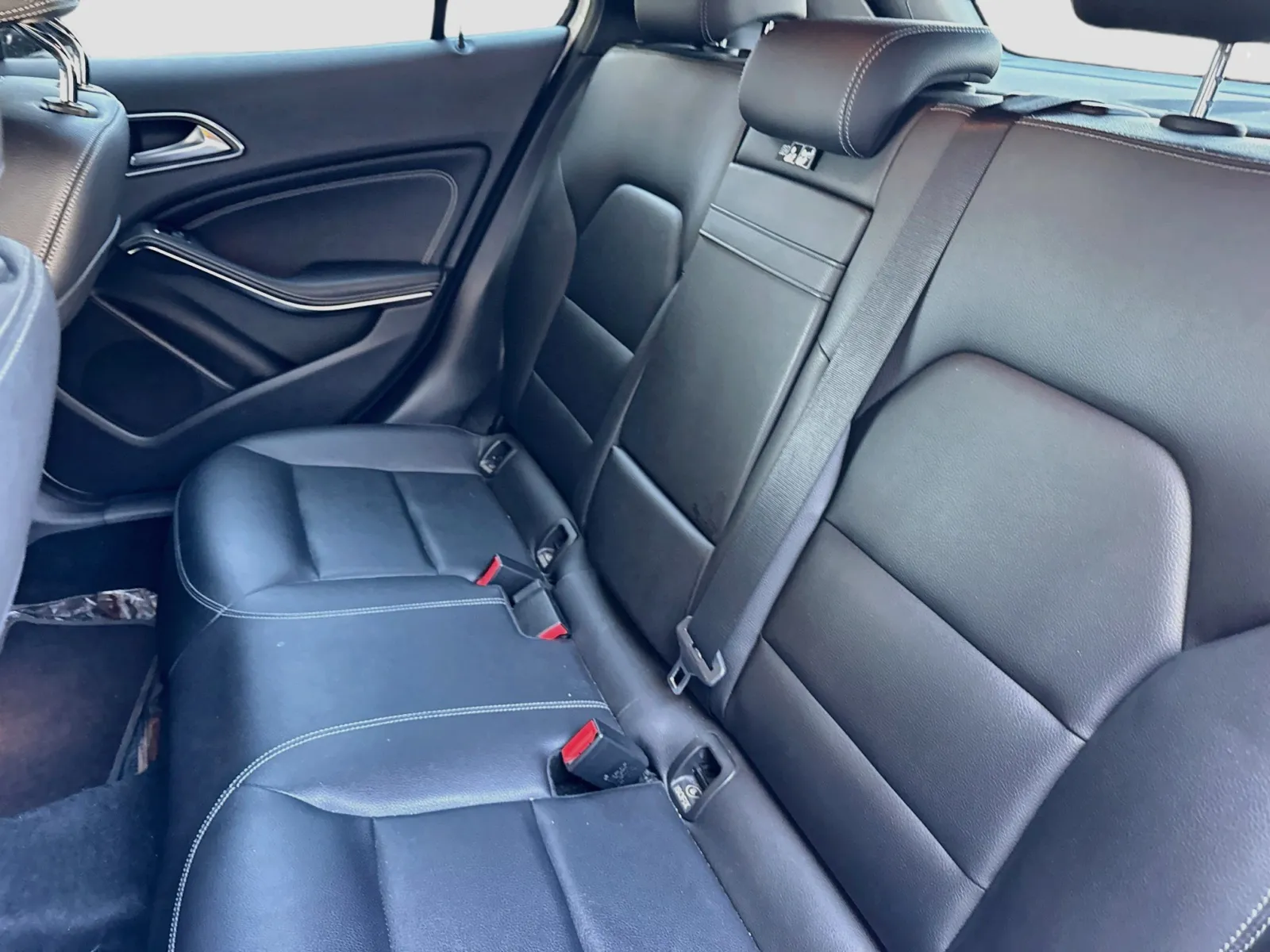 Mercedes-Benz GLA photo 14