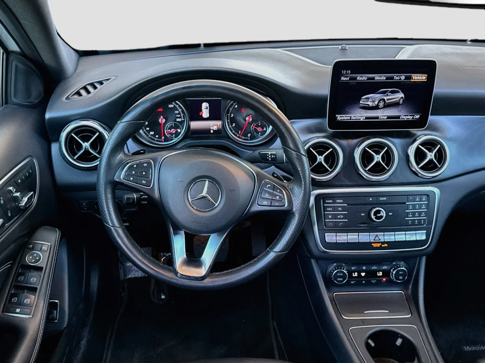 Mercedes-Benz GLA photo 13